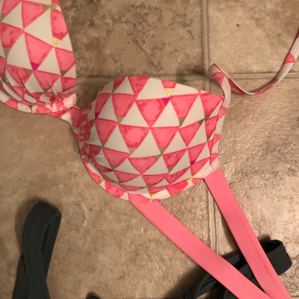 Swimsuits - Picture 4 of 5